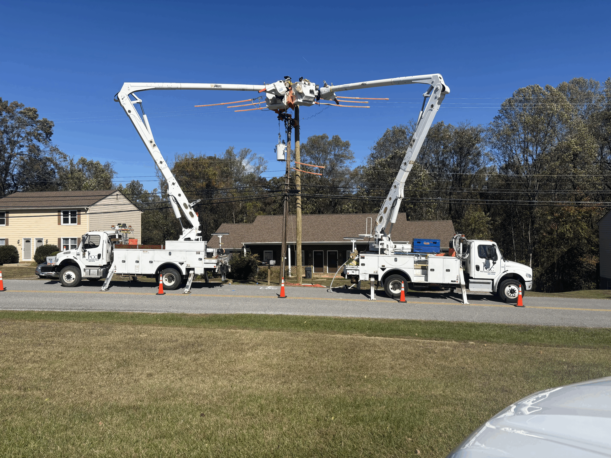 Overhead distribution line work